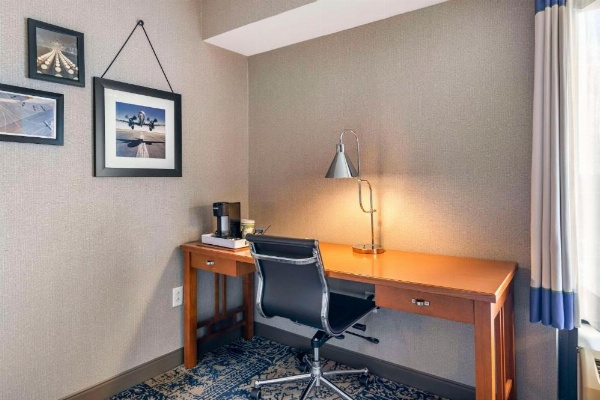 Bangor Aviator Hotel, Best Western Premier Collection image 17