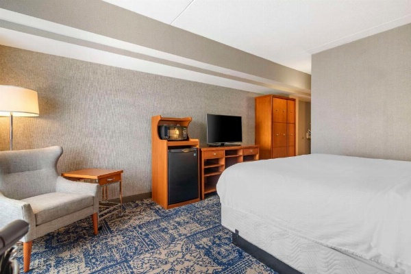 Bangor Aviator Hotel, Best Western Premier Collection image 19